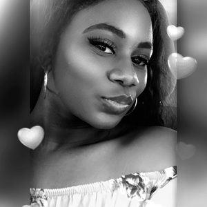 Meet your Posher, Ebony